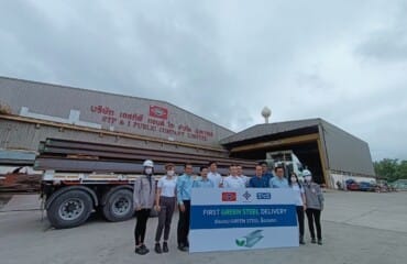 ป้ายส่งมอบ GREEN STEEL ครั้งแรกหน้าคลังสินค้า STP&I | First Green Steel delivery at STP&I warehouse